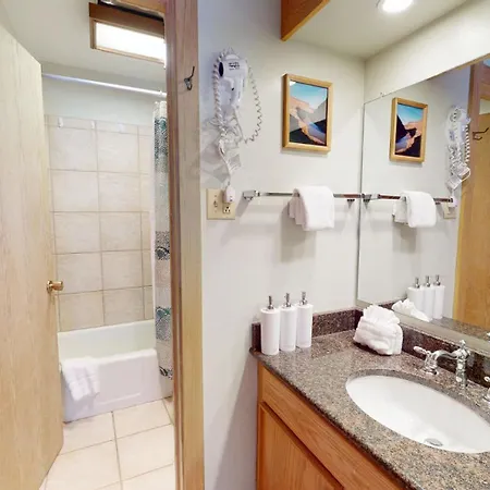 Laurelwood Condominiums 408 Snowmass Village Room photo