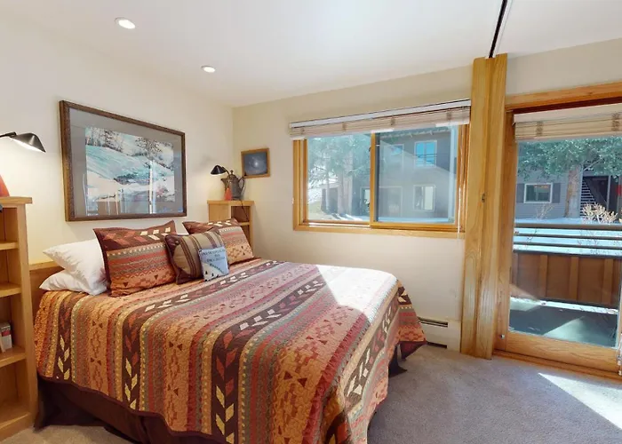 Laurelwood Condominiums 408